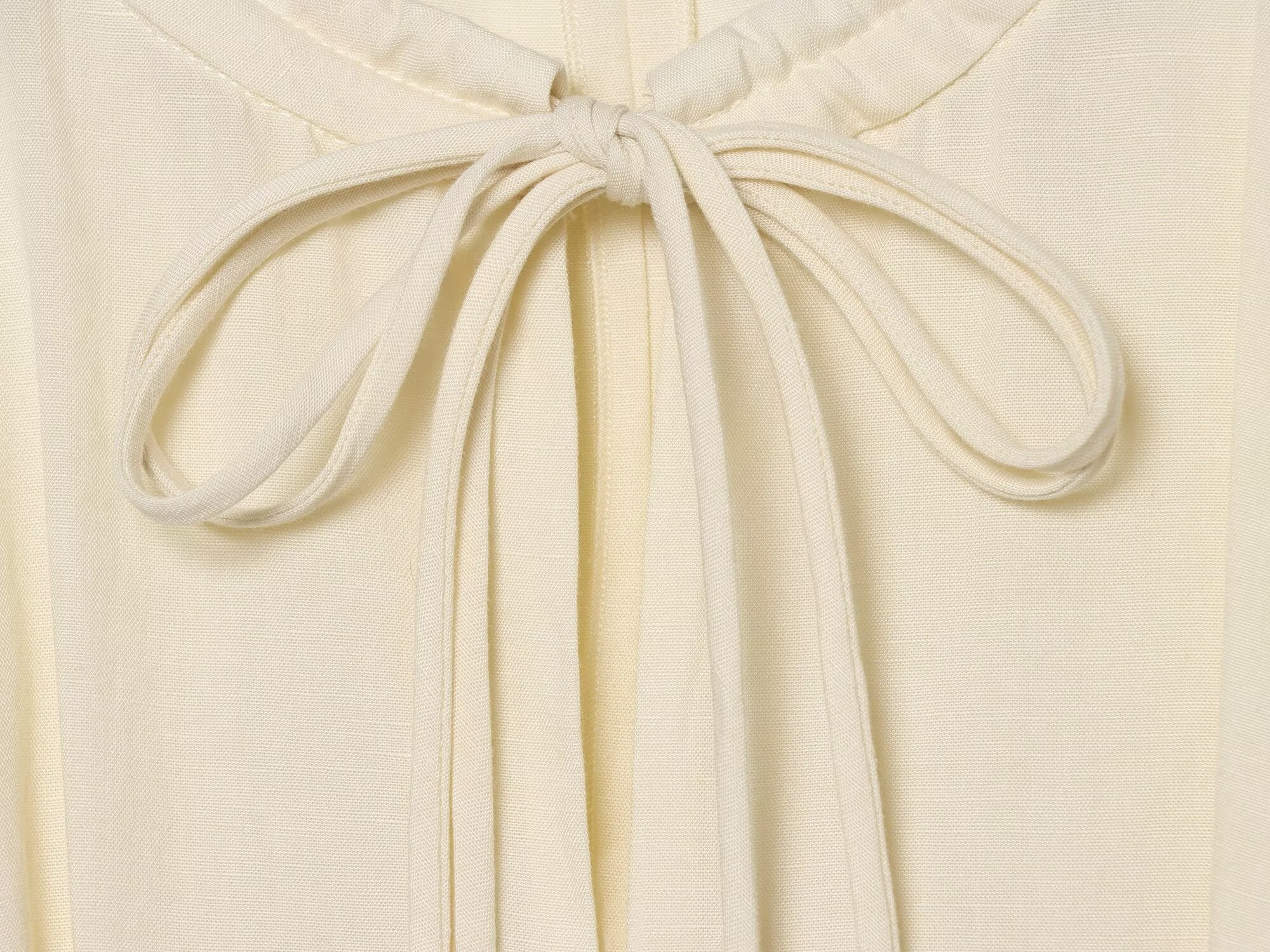 Women's long sleeved round neck pleated dress
